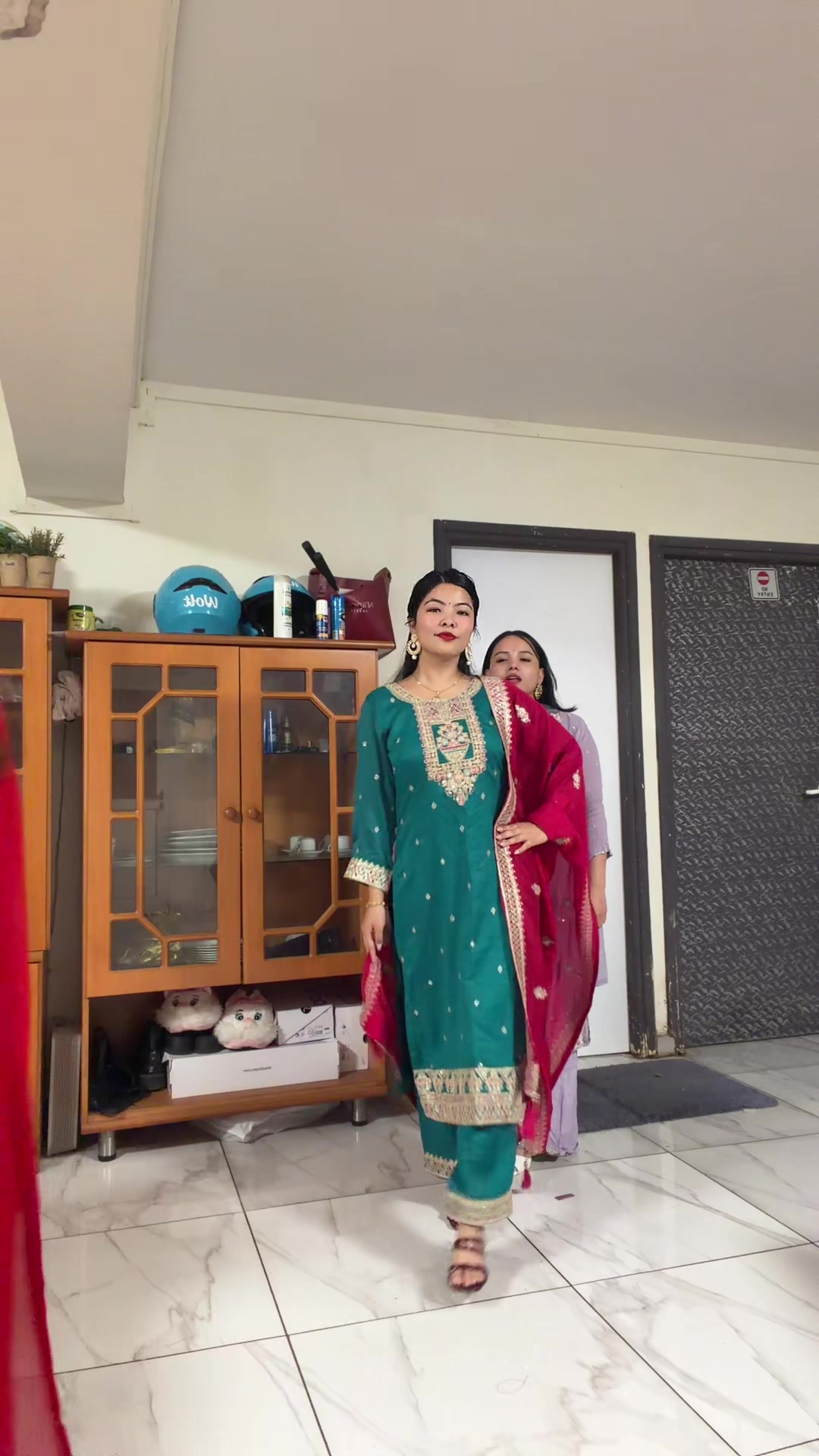 @ronisha_shahi