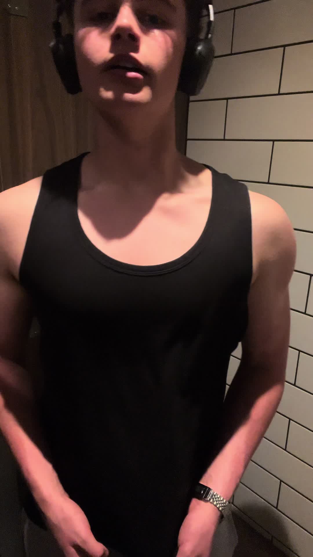 @Aiden🦇
