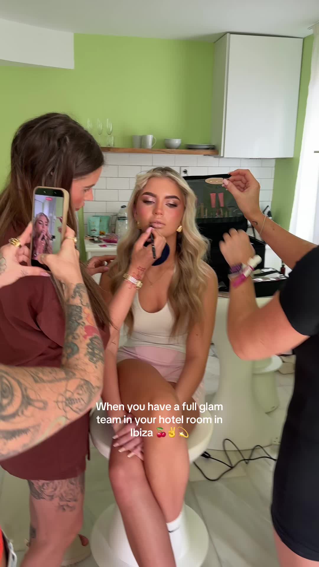 @Blonde The Label