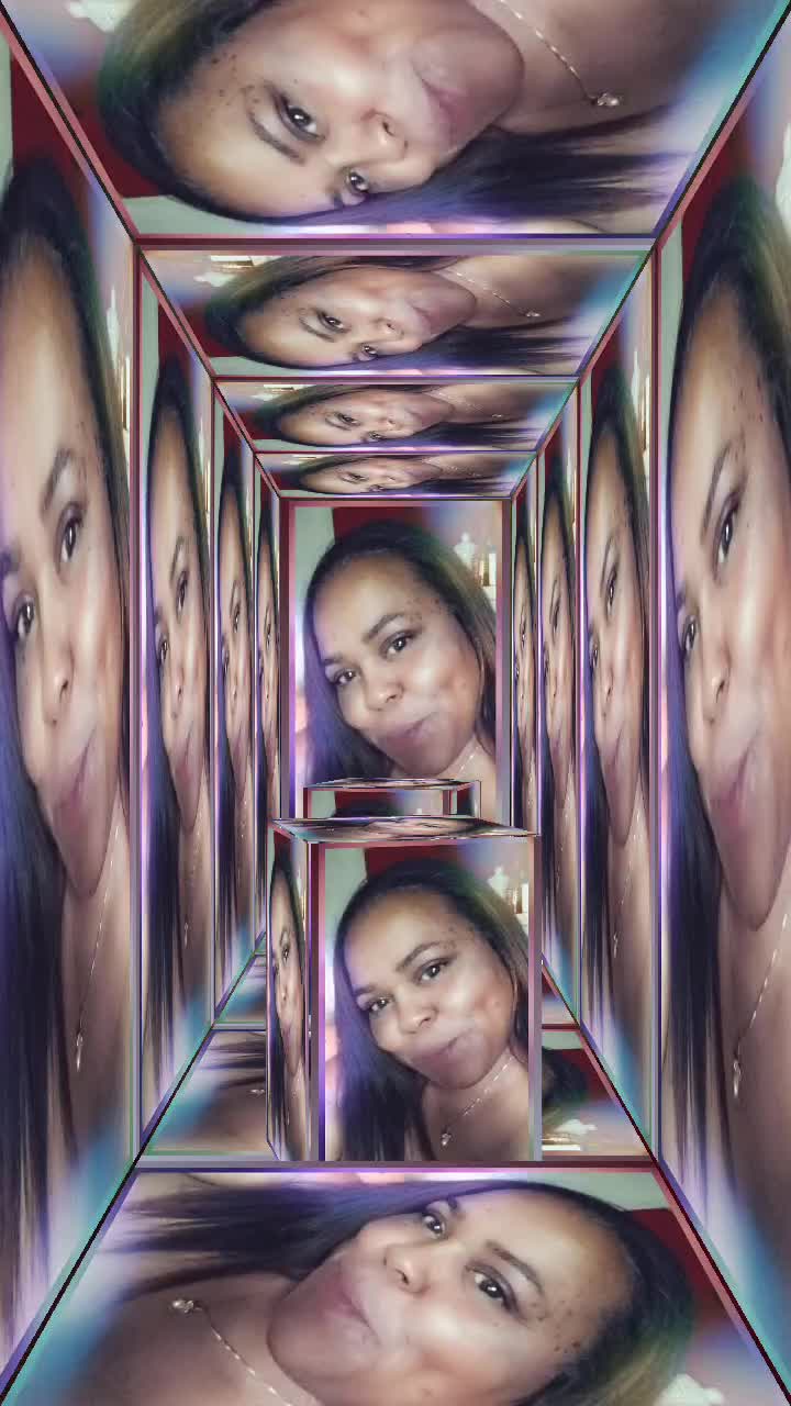 @all hail to the queen 👑🖤👑