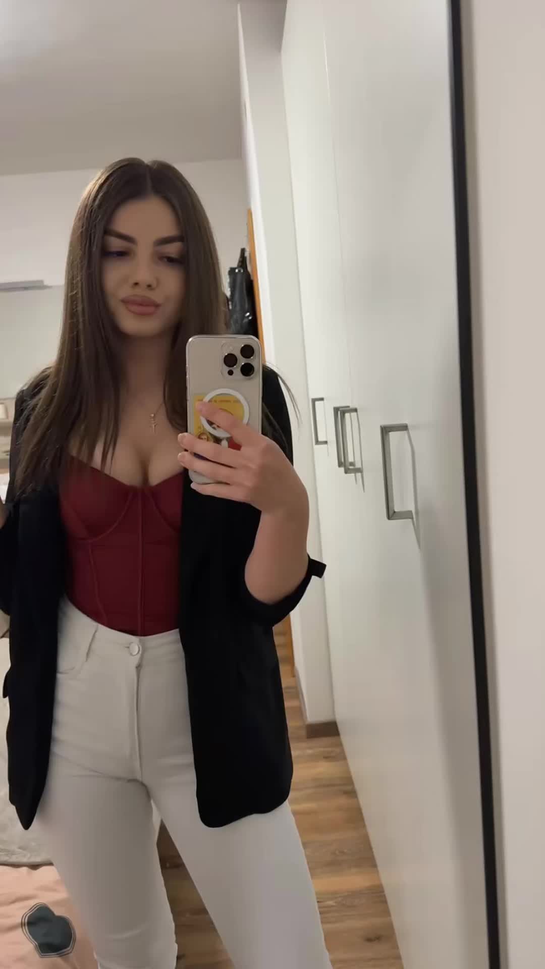 @Lavinia🦋
