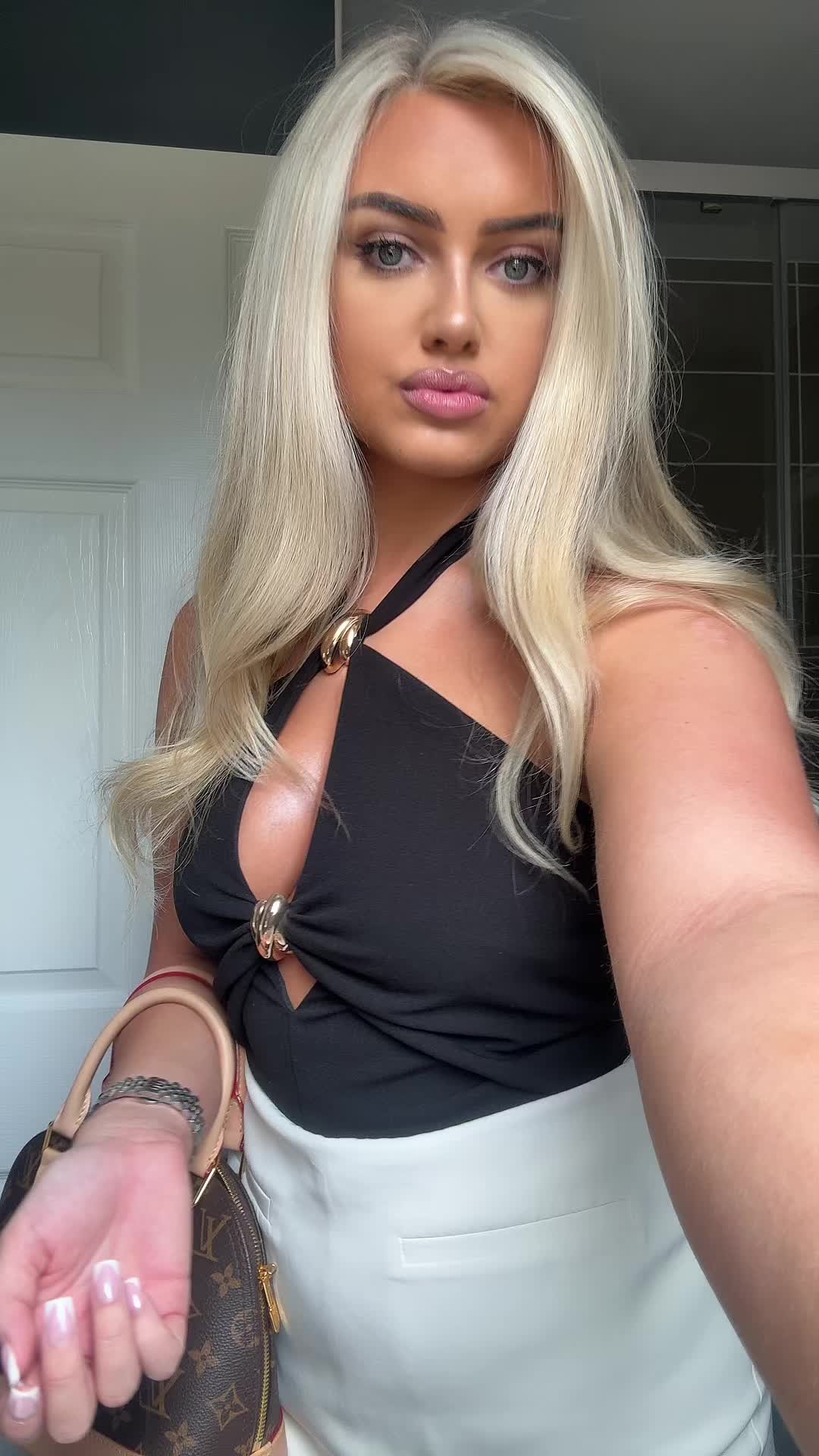 @𝐌𝐀𝐈𝐒𝐈𝐄 𝐇𝐔𝐍𝐓𝐄𝐑