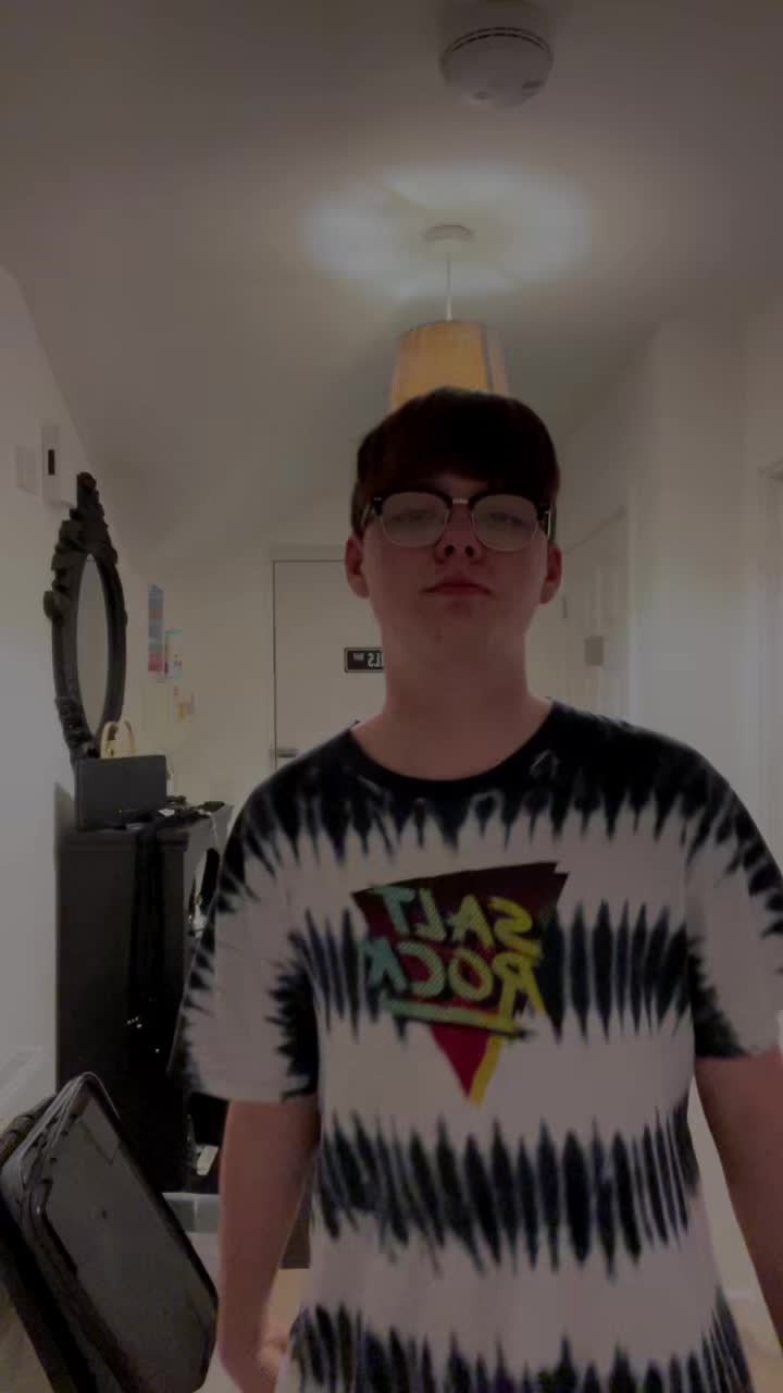 @⃟