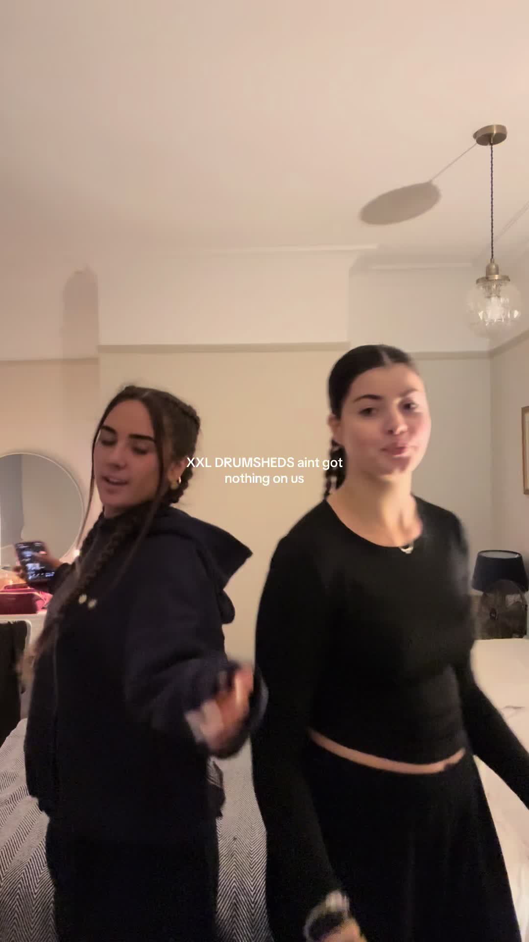 @misslydiccround