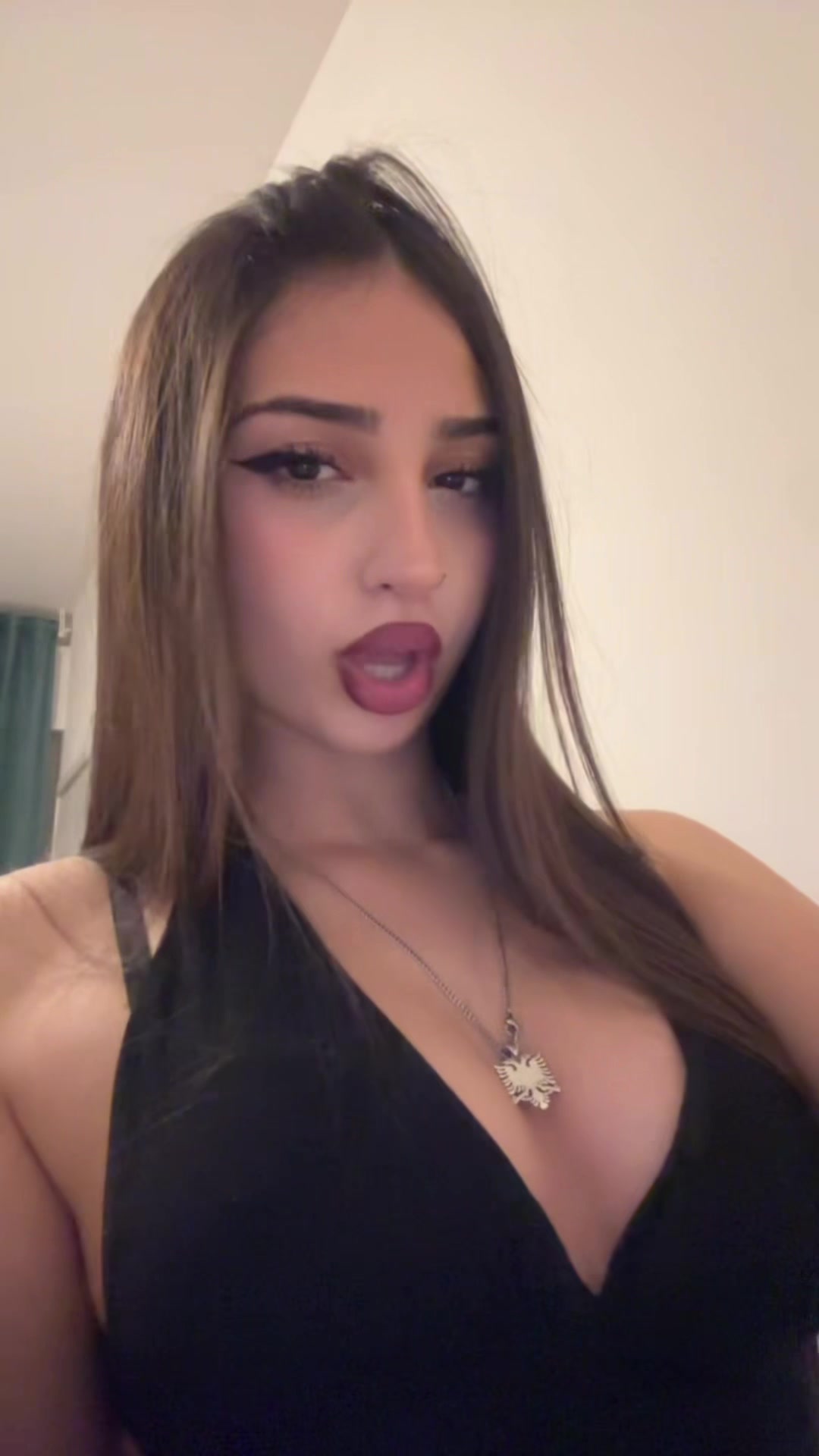 @👸🏽🇦🇱