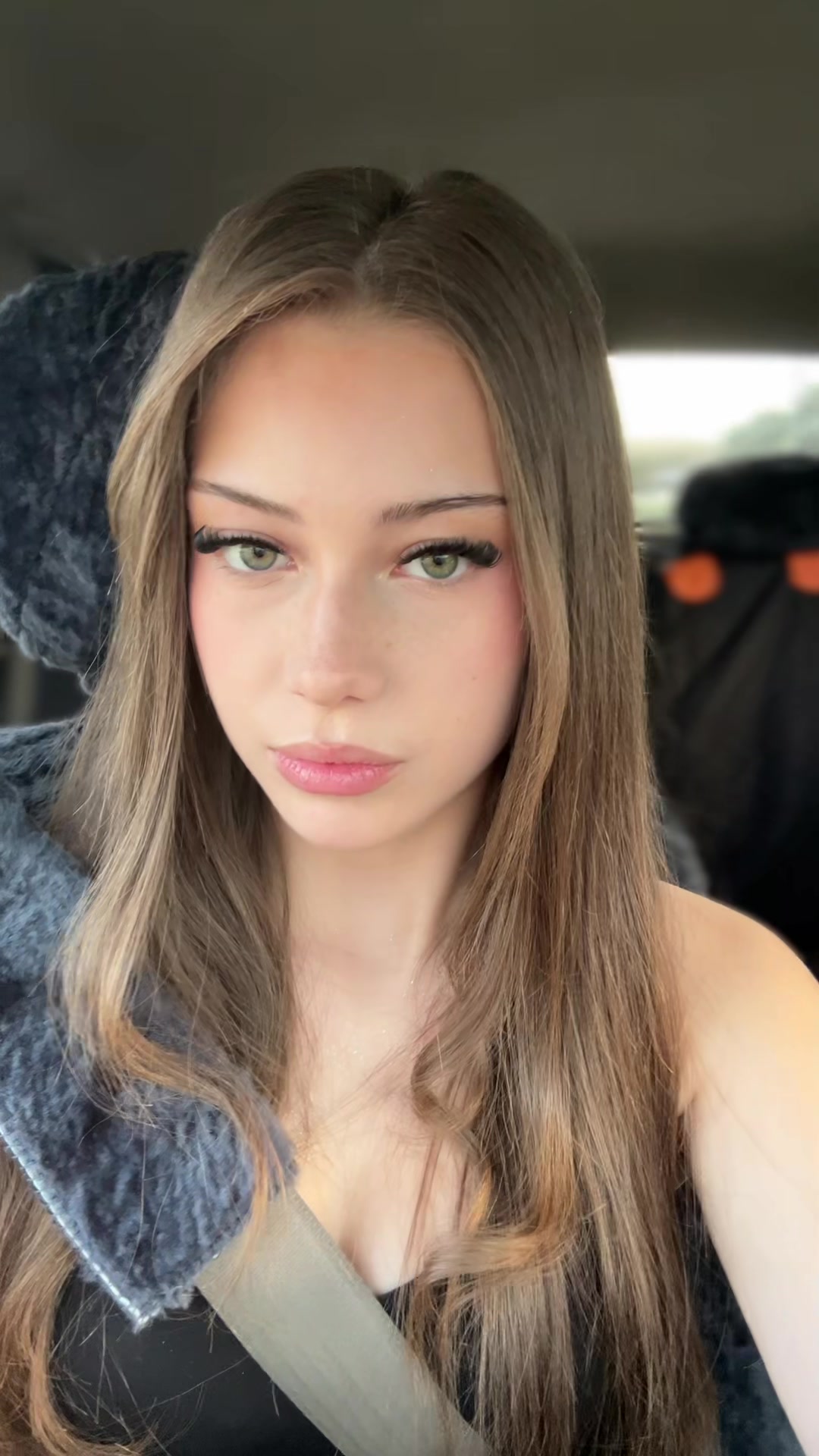 @𝒜𝓊𝓃𝓉𝒾𝑒 𝒜𝓂𝒷𝑒𝓇🌻