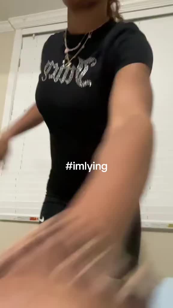 @whoiskori?
