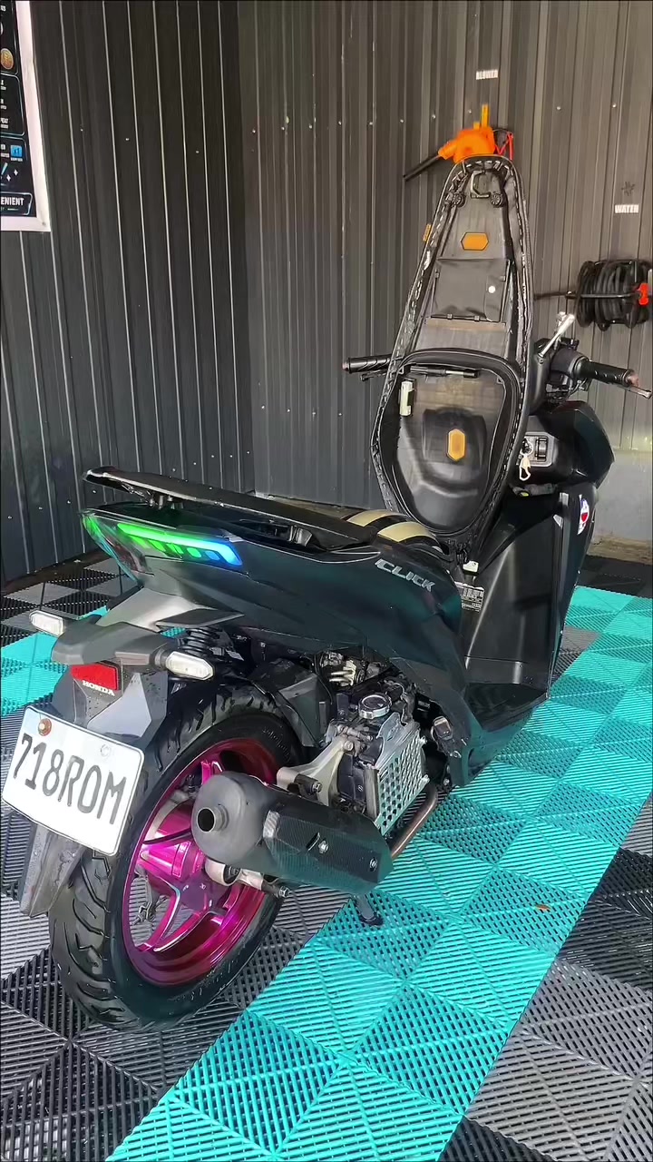 @Carlowkey