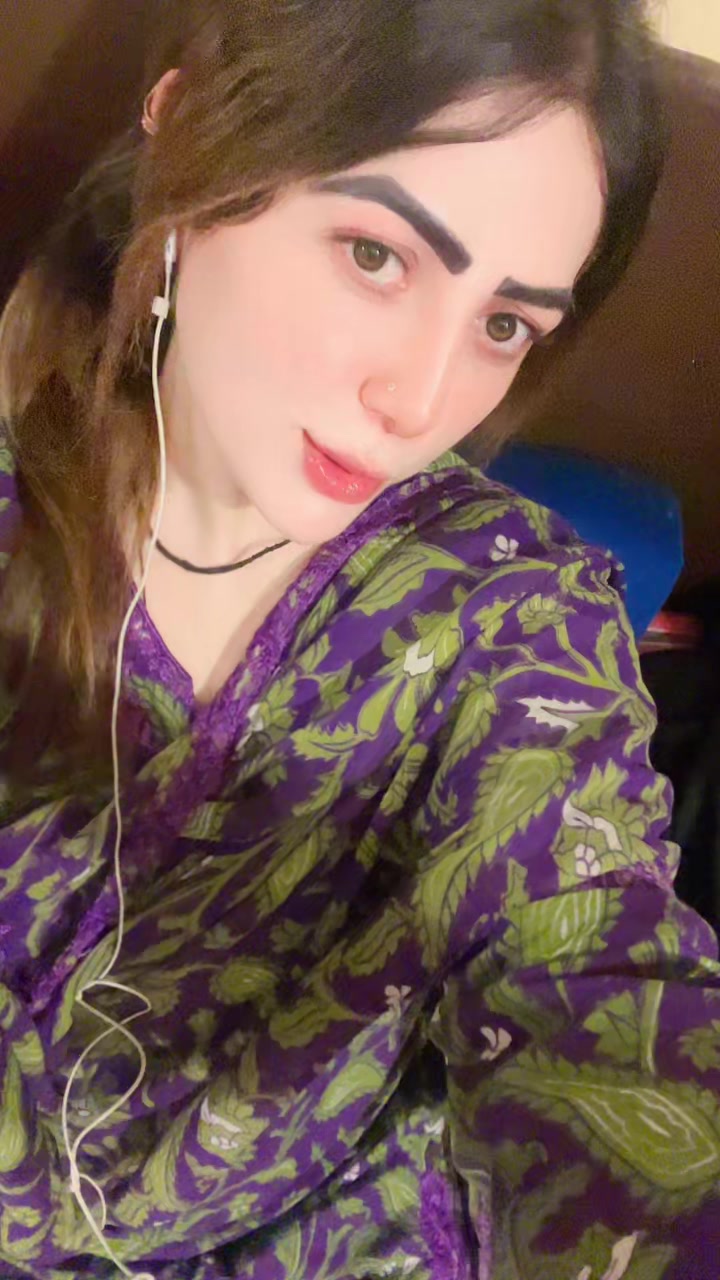 @Nusrat_Pathan