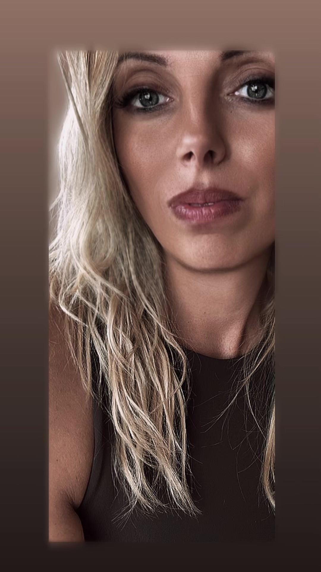 @L A U R A 🦋