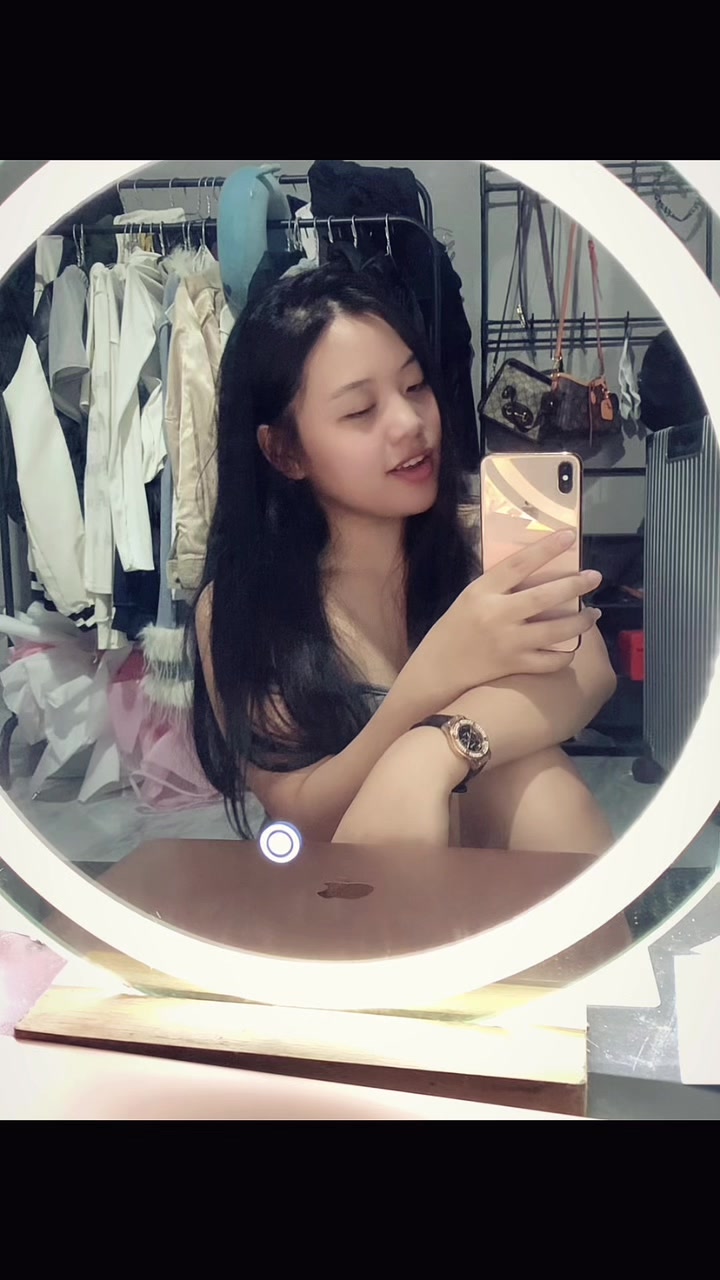 @Hoàng Loan (Cua)💸