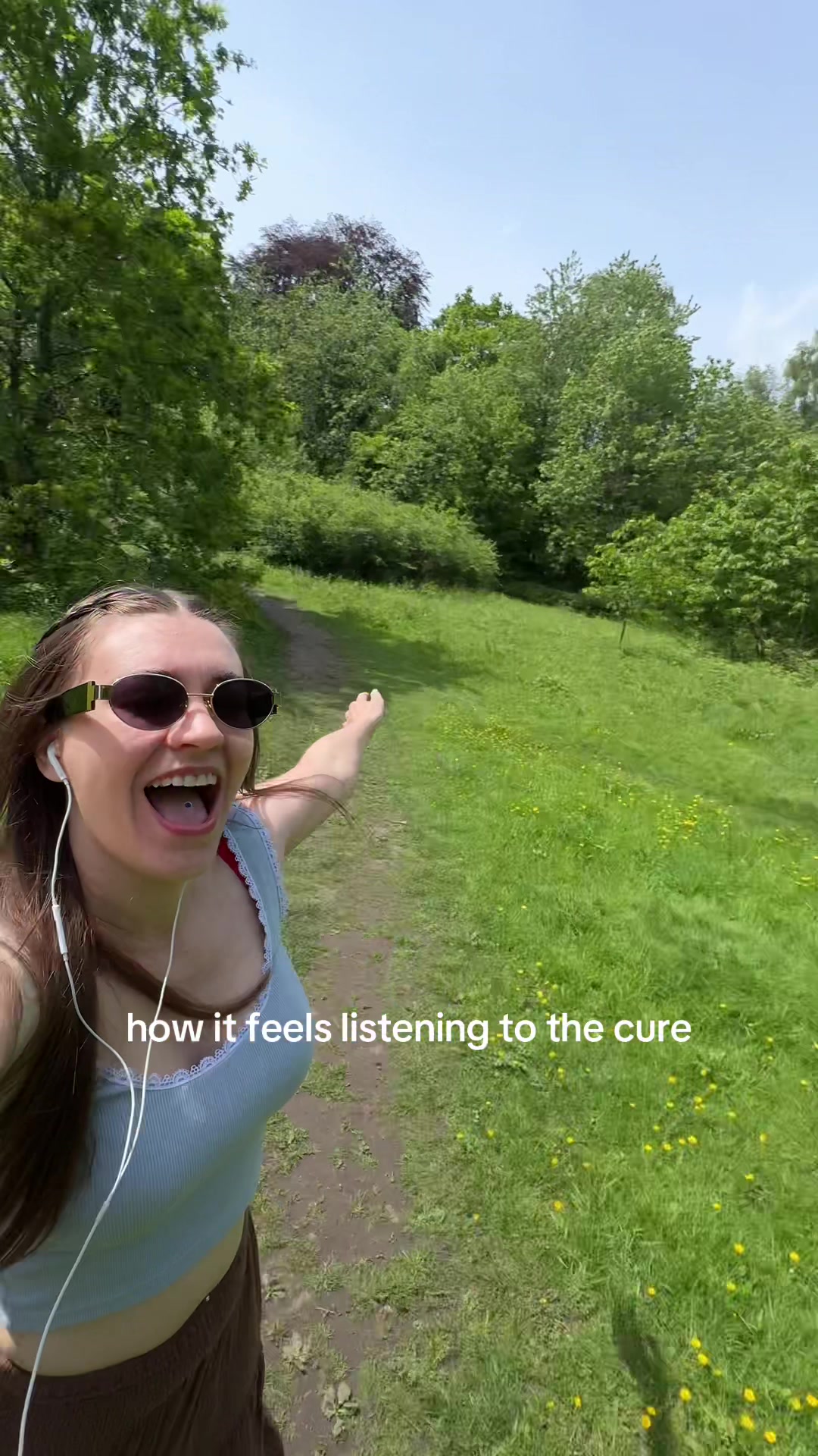 @sammienicole