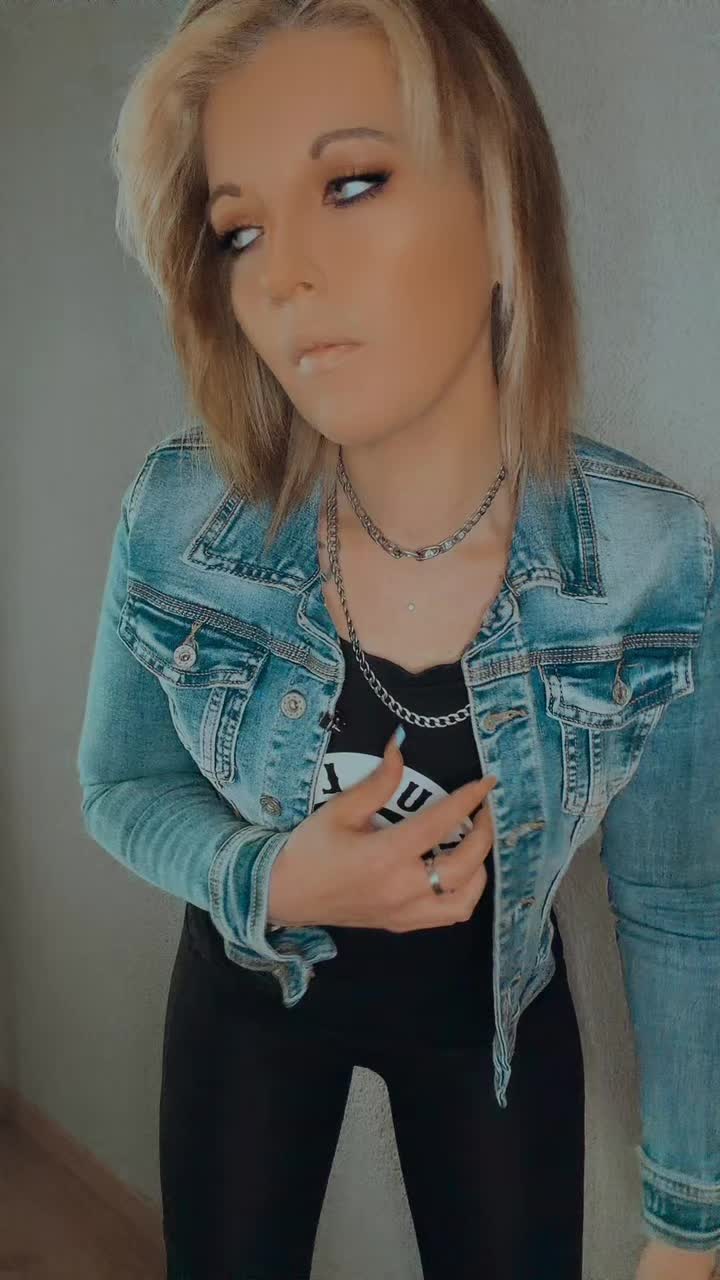 @Sᴛᴀffʙᴜʟʟs_Qᴜᴇᴇɴ♛