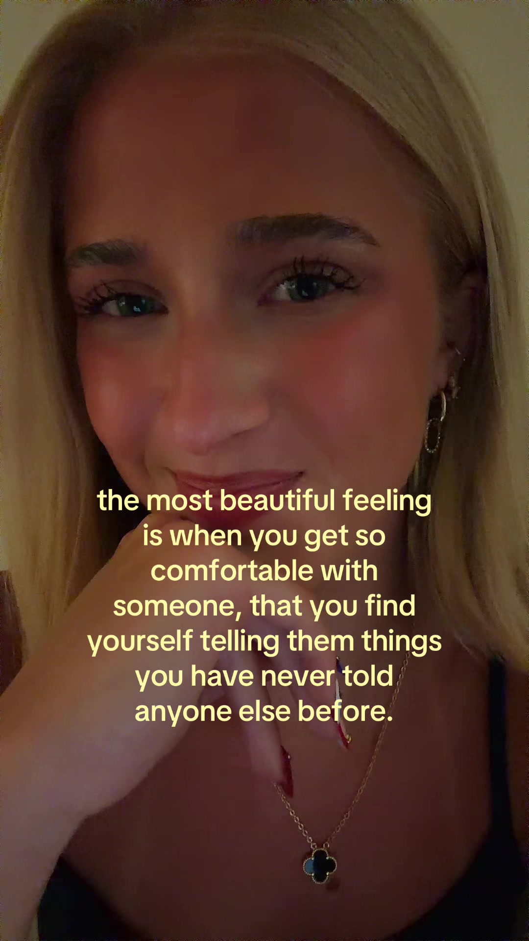 @theelliebarker