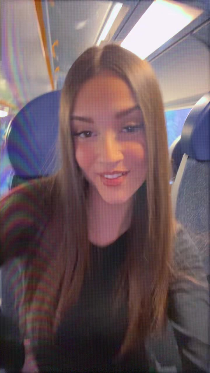 @_rrosy_