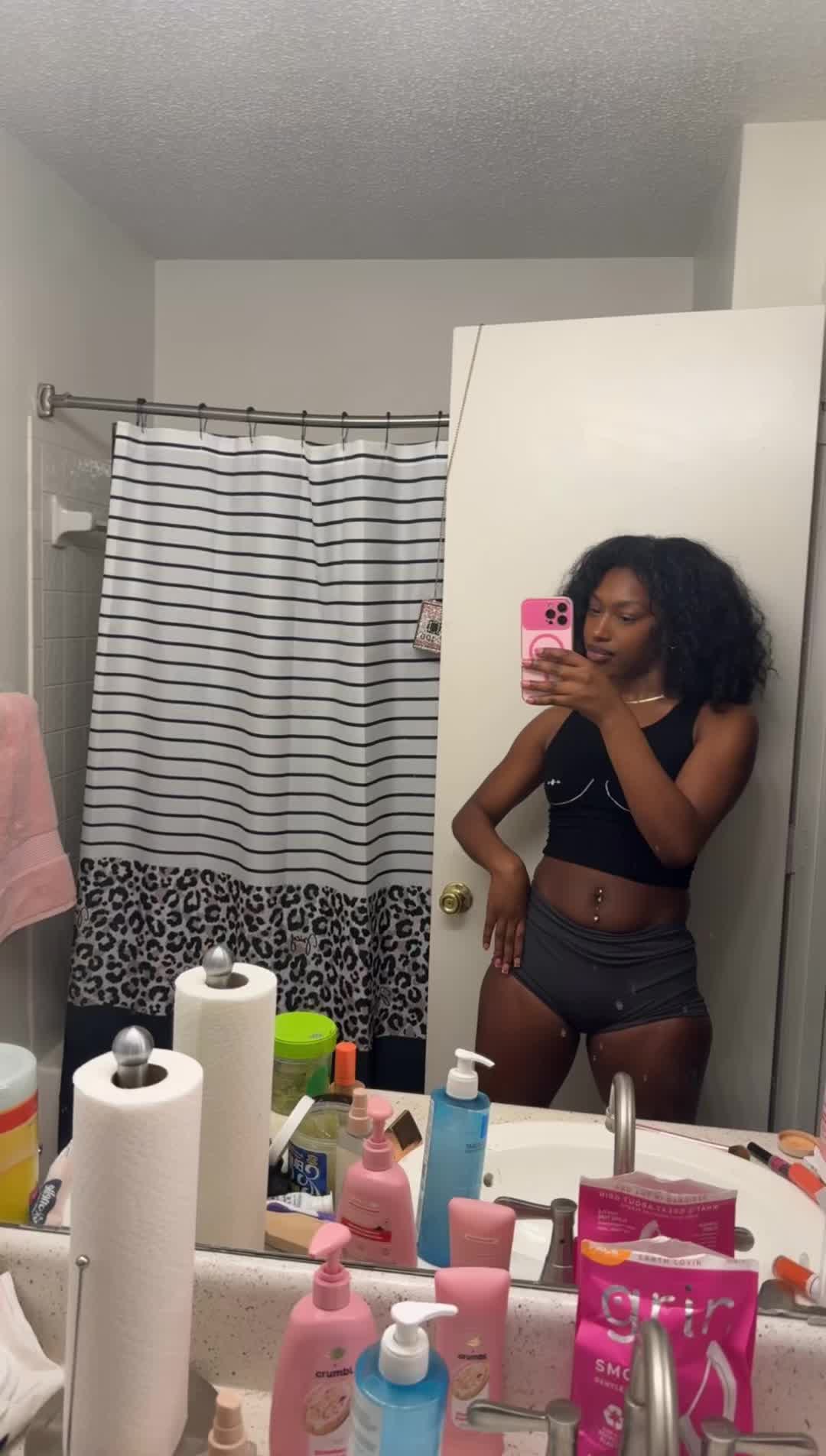 @PrettyWithaScar