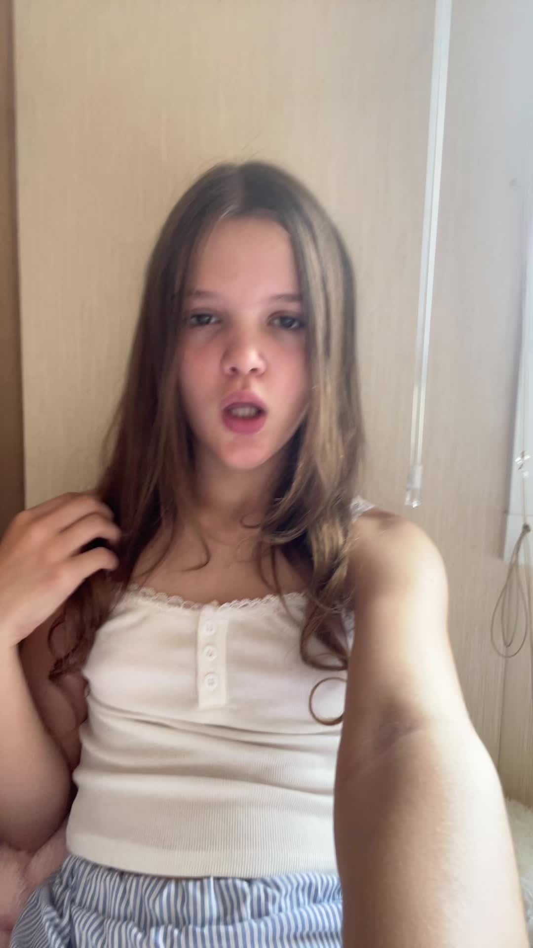 @𝐝𝐚𝐫𝐥𝐚 ! 🤸