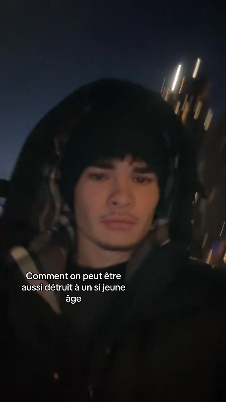 @~