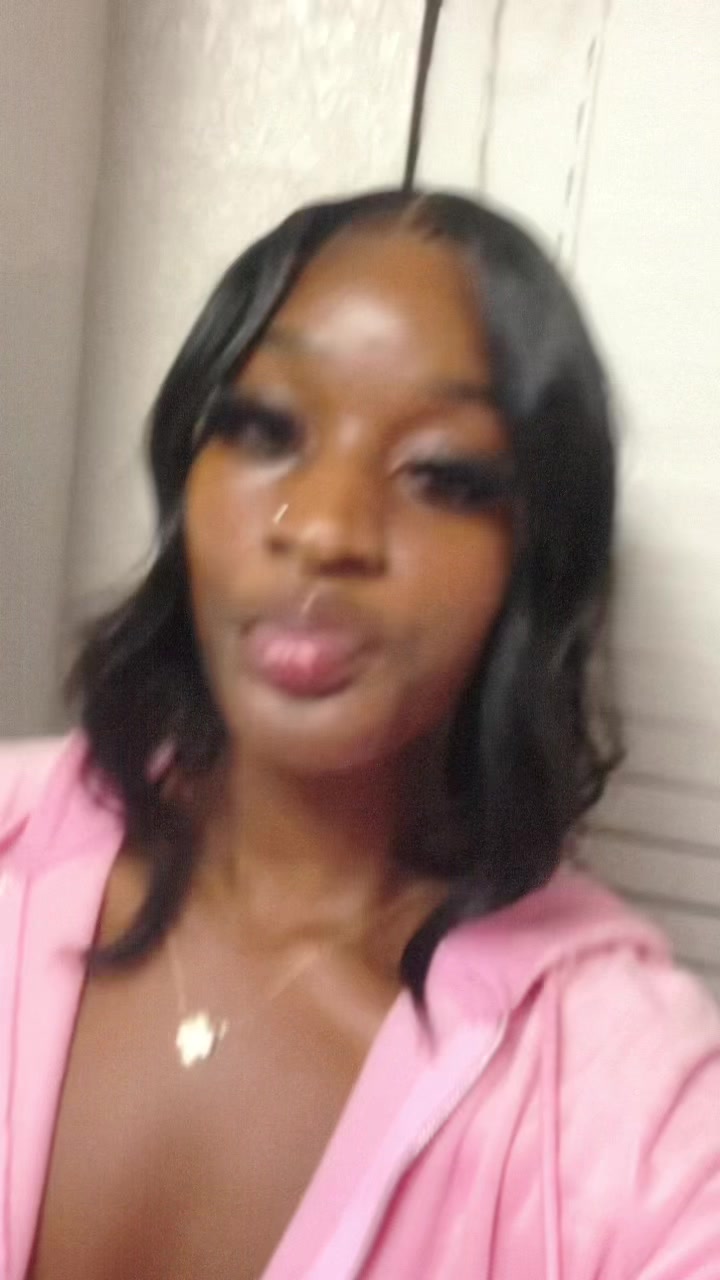 @i love pretty girls 🫦.