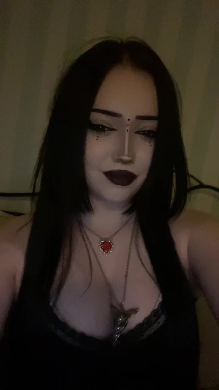 @𝕶𝖊𝖎𝖗𝖆 🧛&zwj;♀️