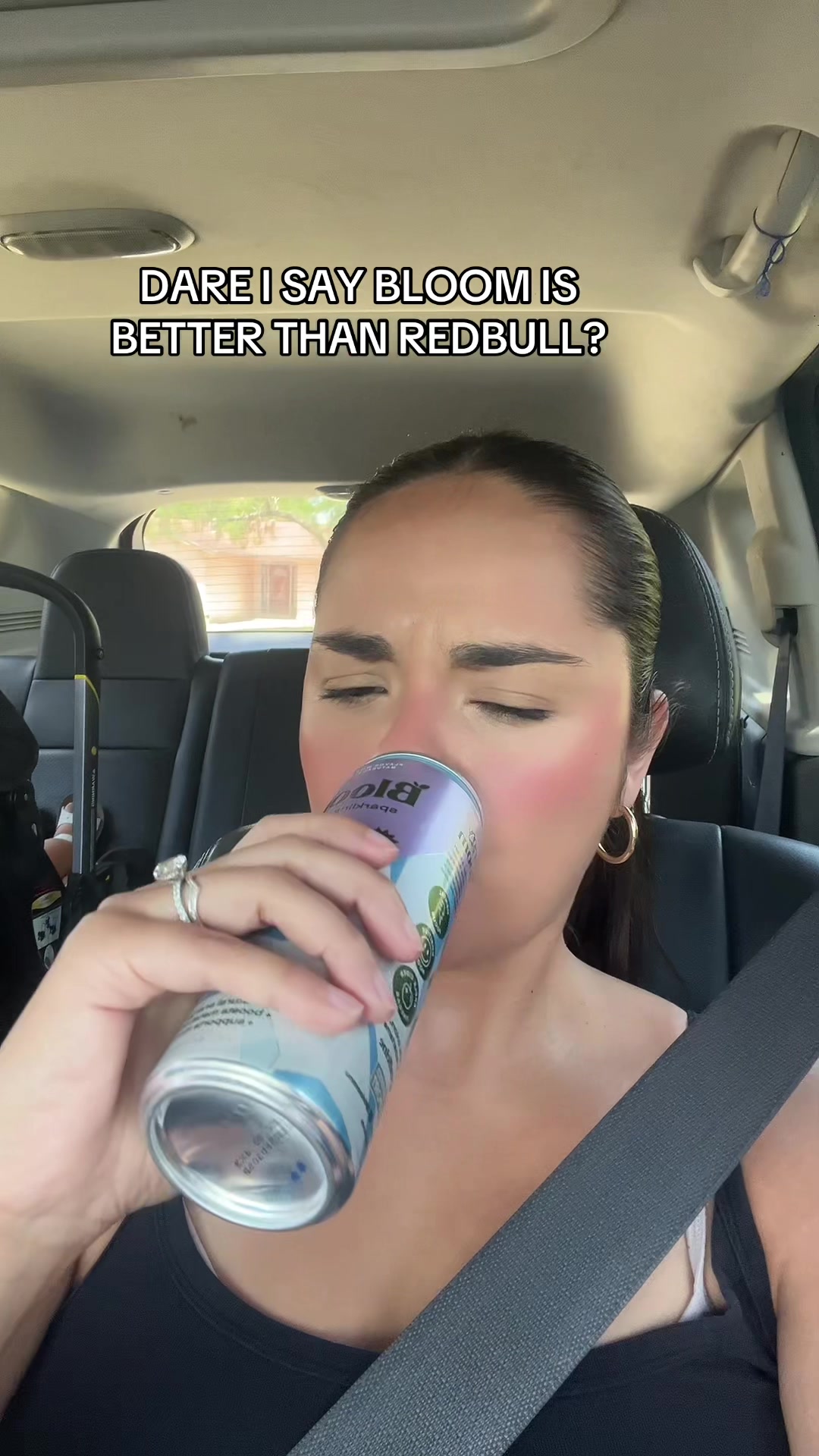 @_joanienicole
