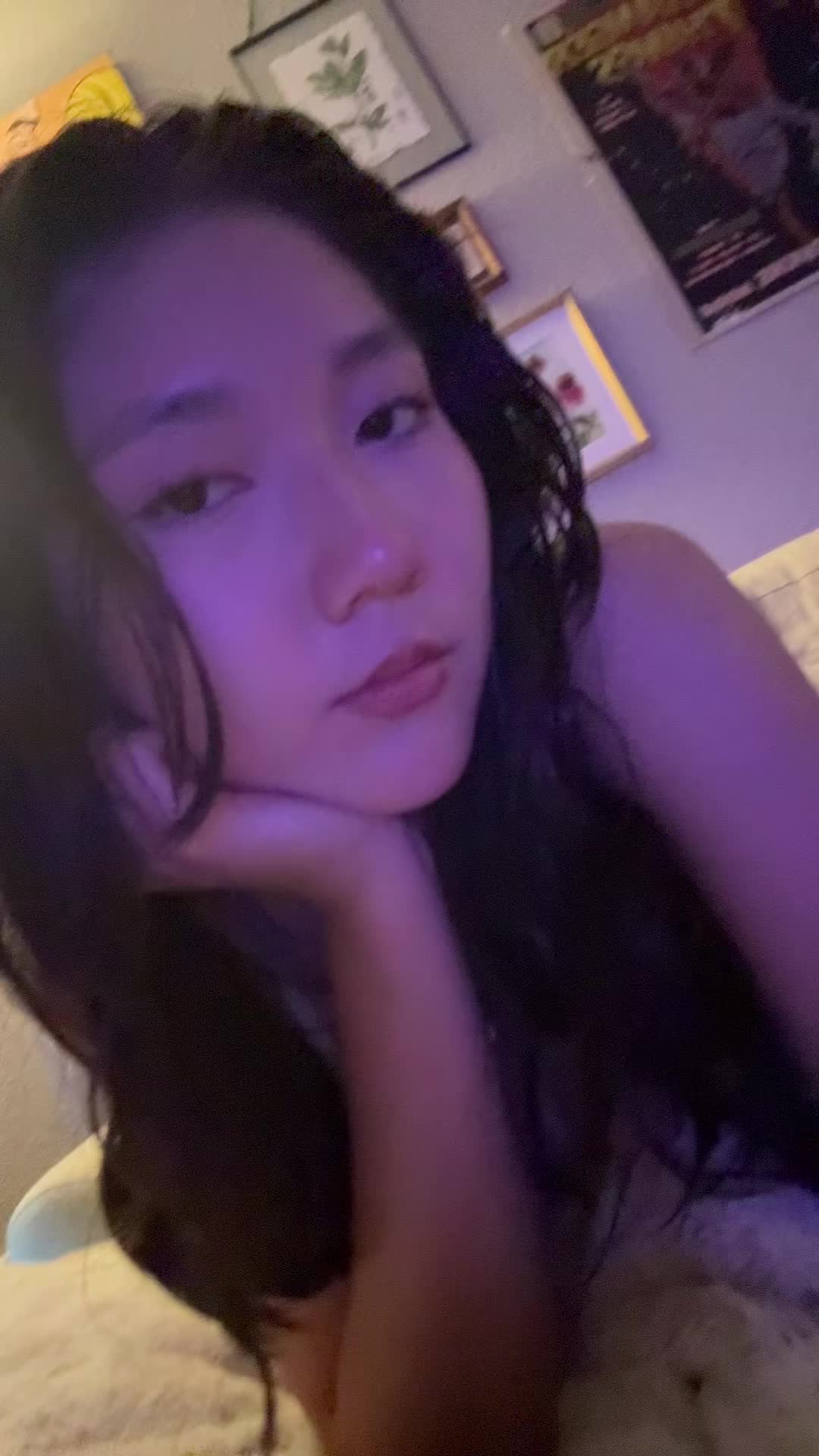 @sneakyling
