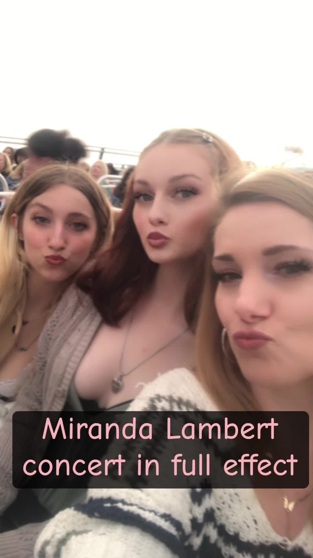 @MizzAmyyE.