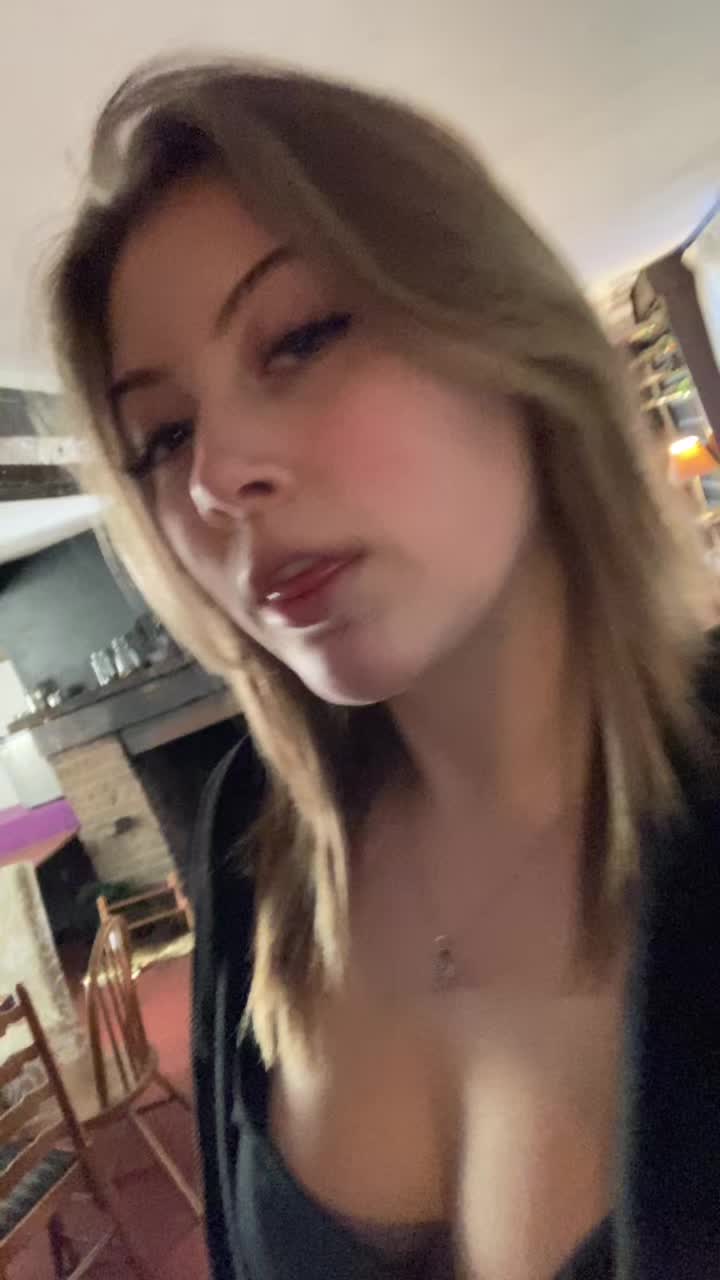 @Evie 🖤