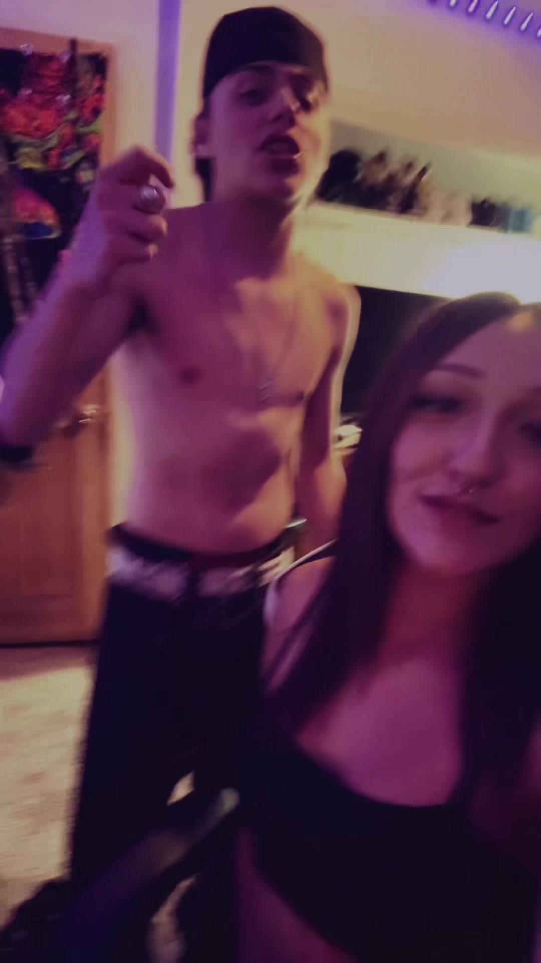 @glitternviolencee