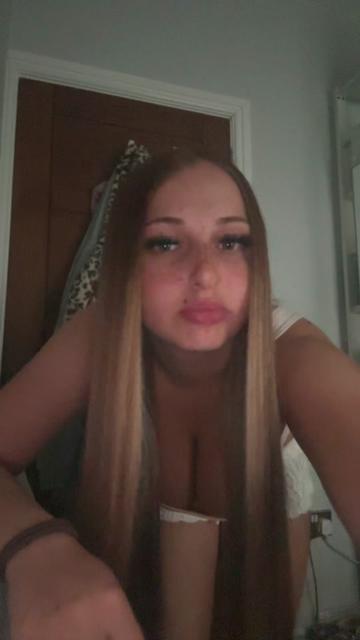 @skyeblossomx