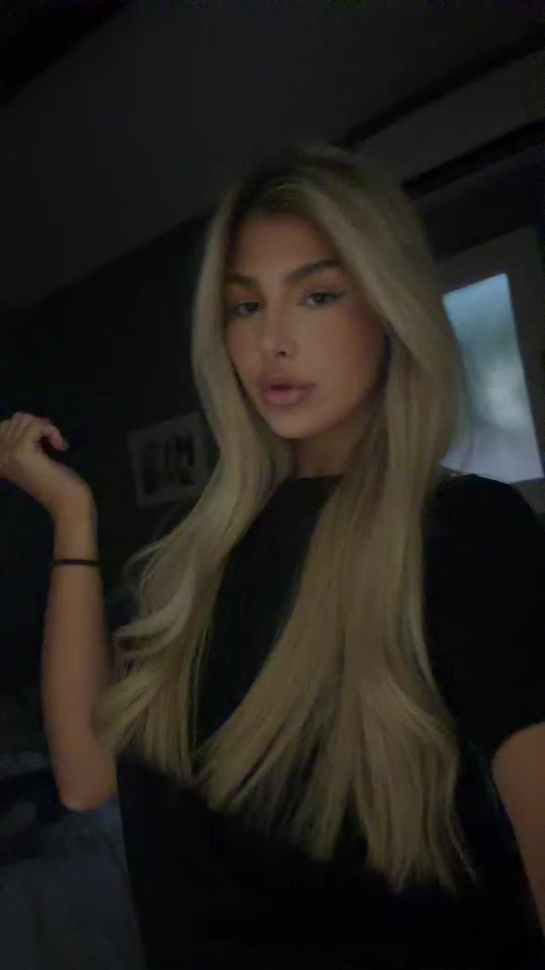 @blondiexbabe