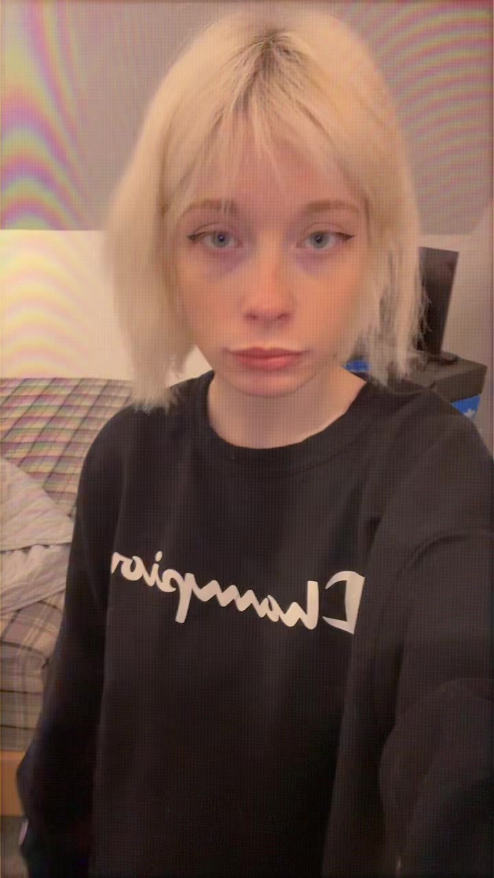 @⦻ anna ⦻