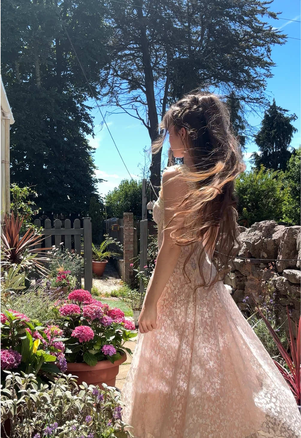 @𝒫𝑒𝓃𝑒𝓁𝑜𝓅𝑒 ୨୧