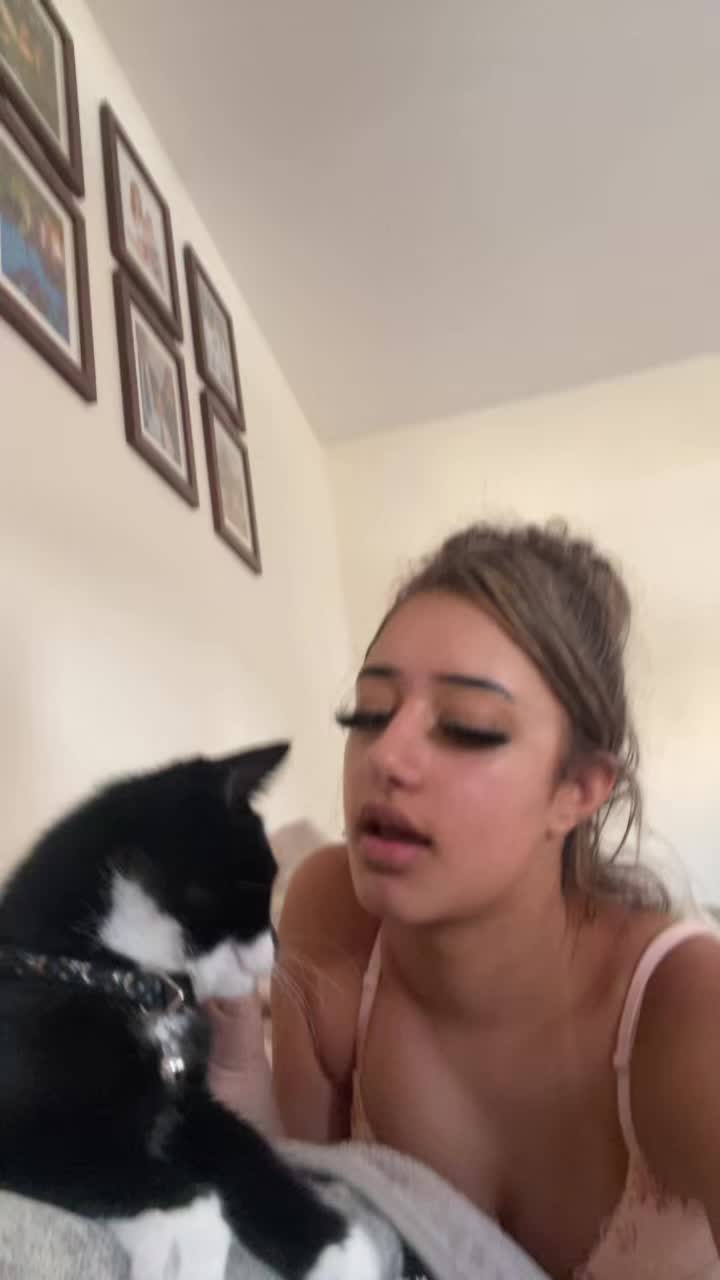 @𝒯𝒾𝒶𝓃𝒶－𝓇ℴ𝓈𝒾ℯ𝓈𝓅𝒶𝓂ꨄ