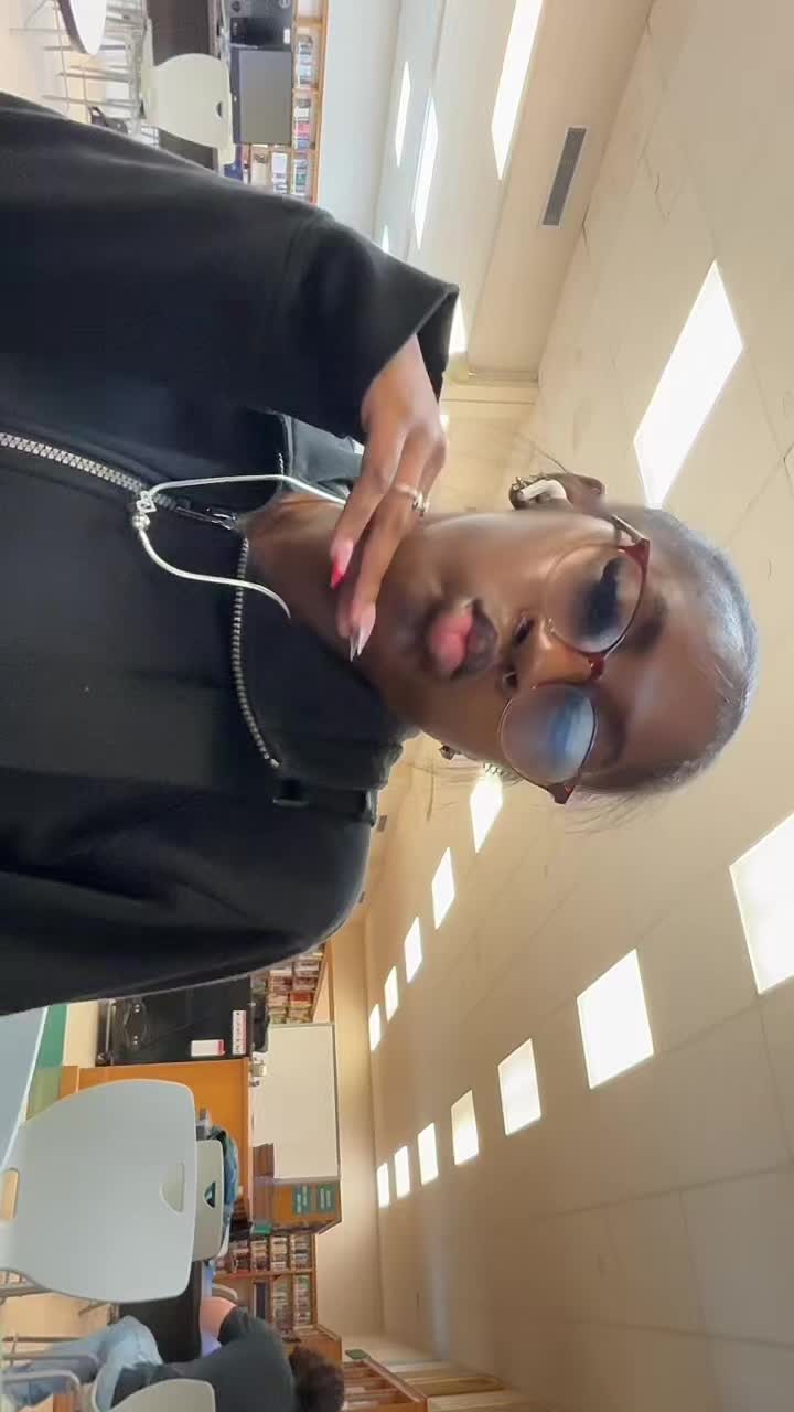 @⃟