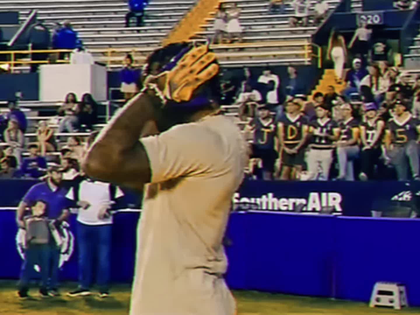 @giantswire