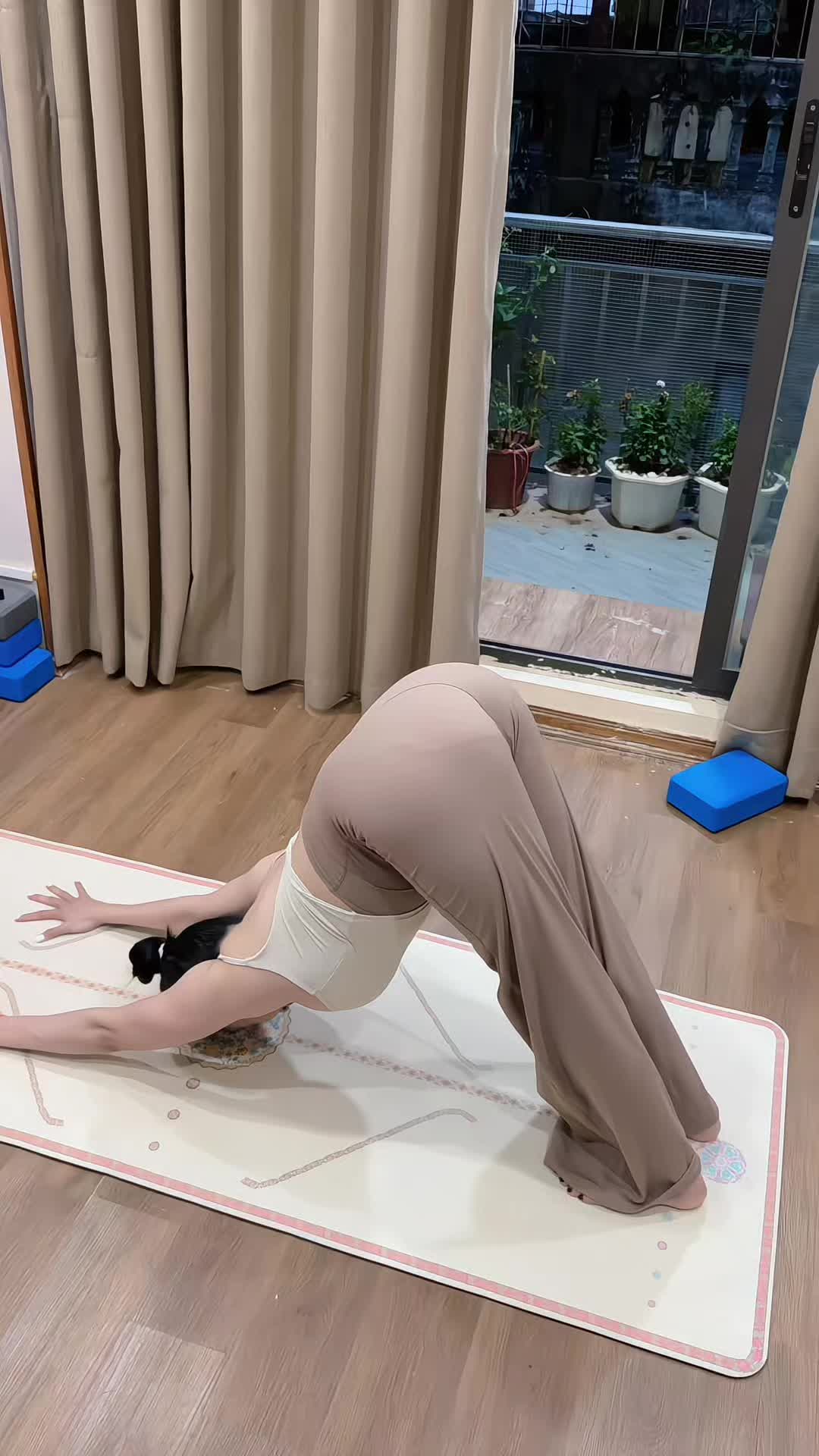 @Elziee_
