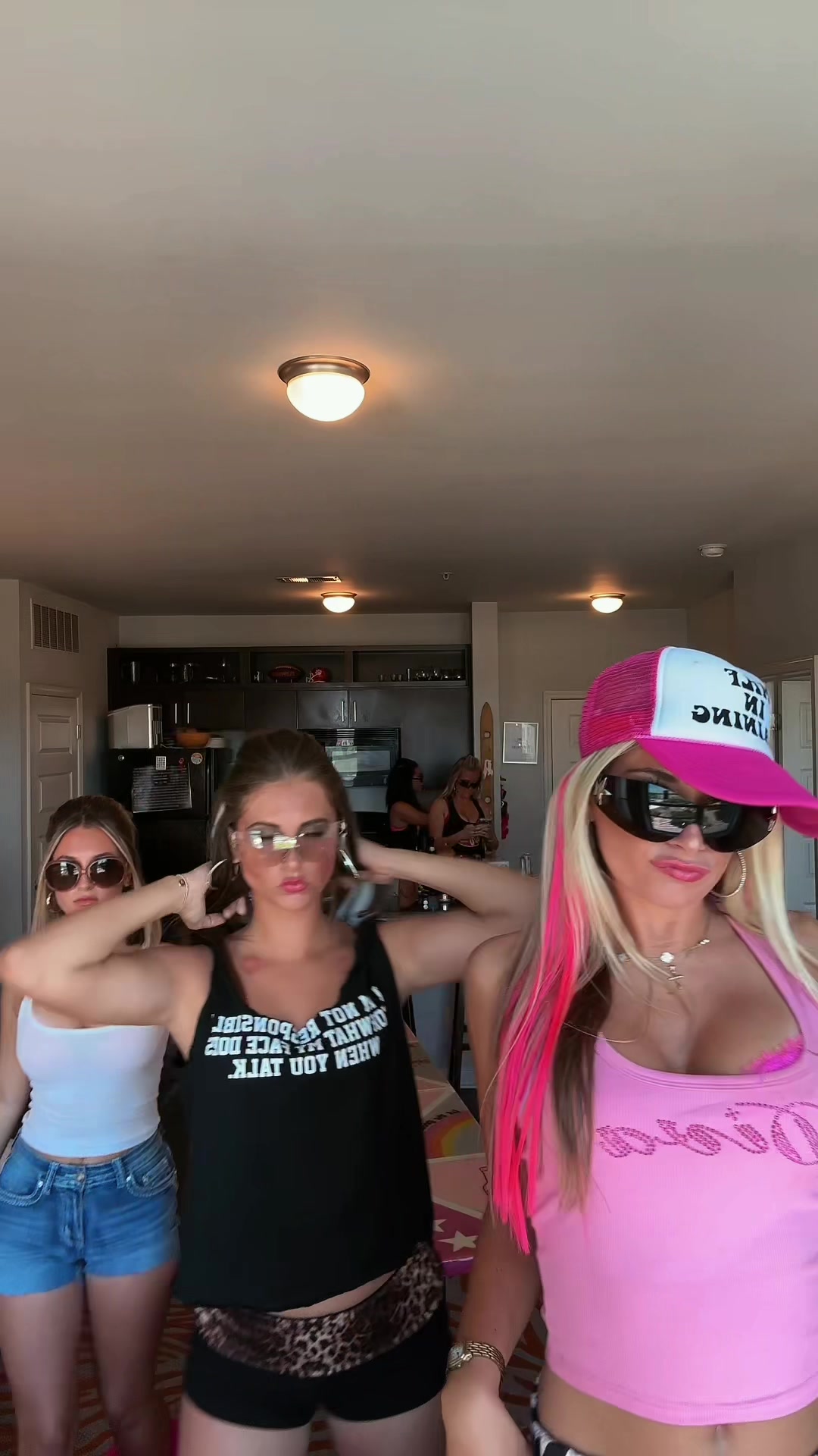 @Ava
