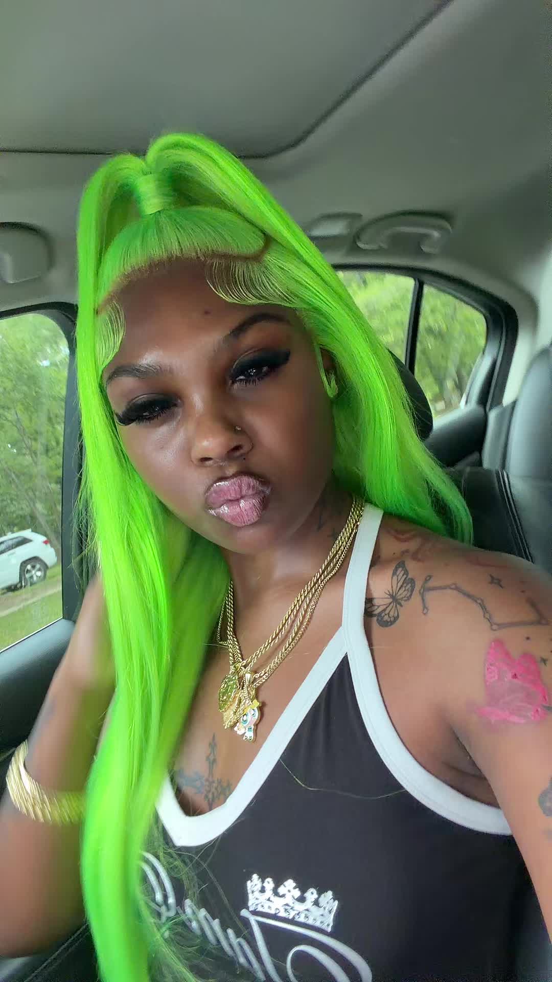 @Bri3