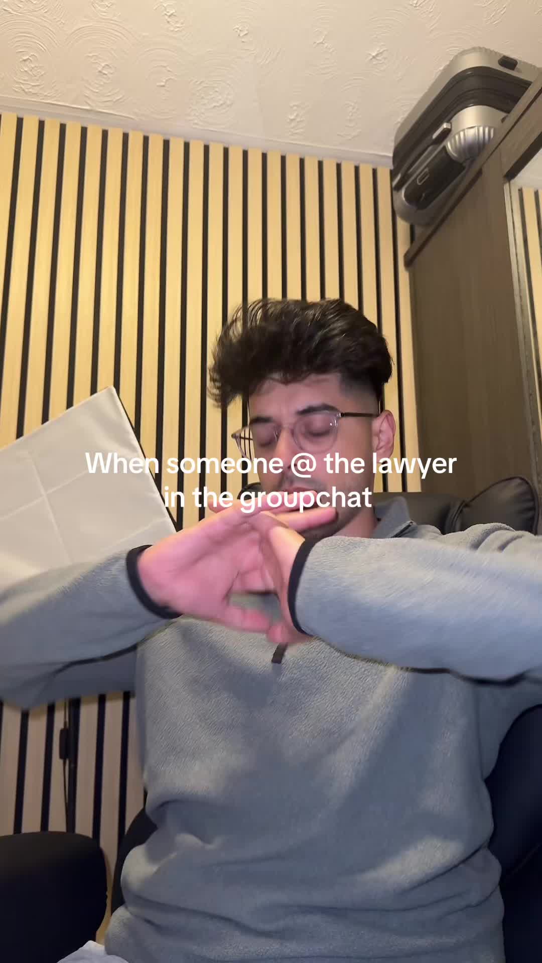 @akkydoeslaw