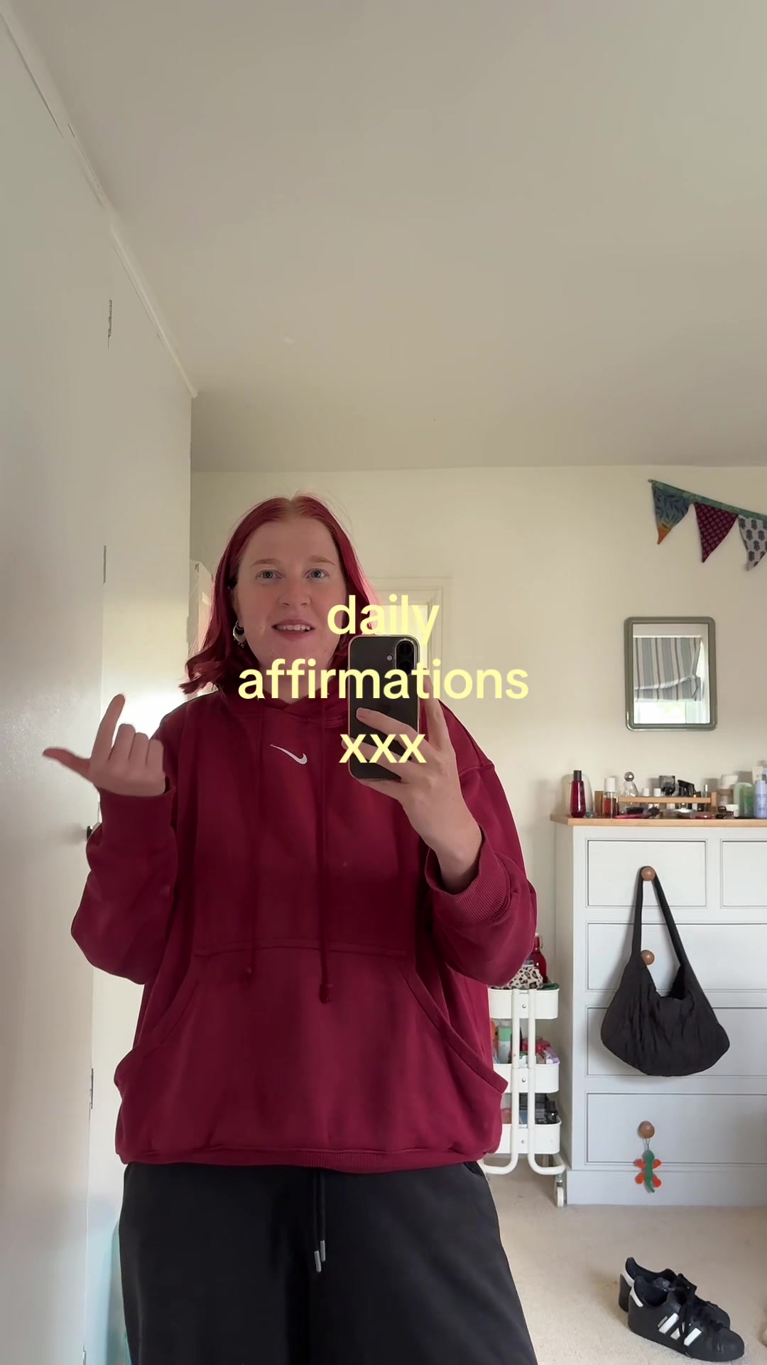 @chirhymeswithtea