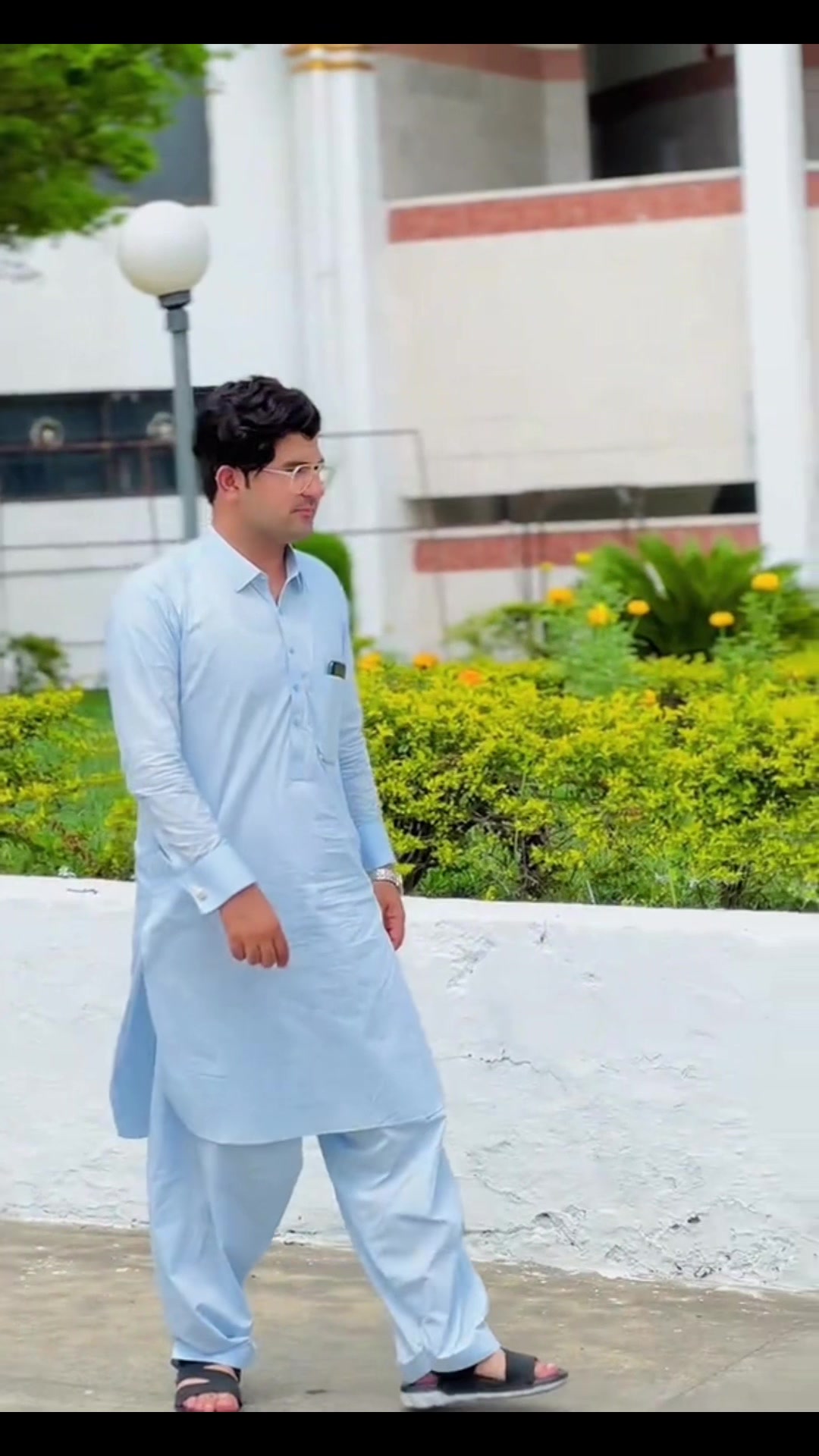 @🦋👑_HaمzOo _Khaن👑🦋
