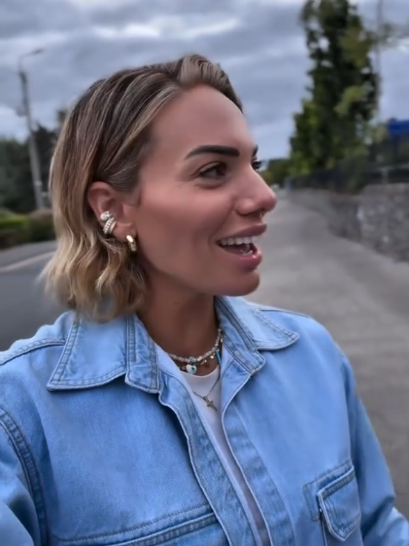 @imaleskou_fans