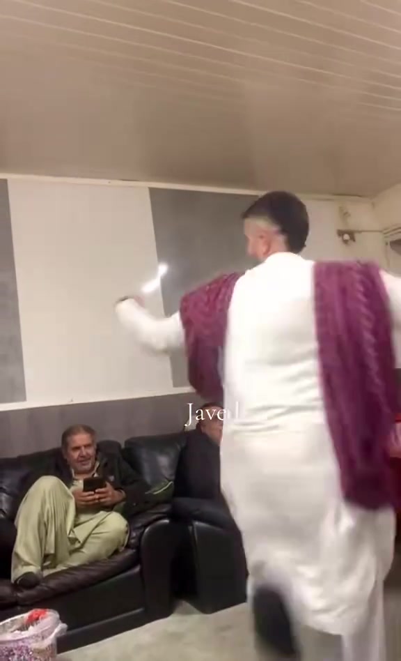 @جاويد چهـاچهـى Uk