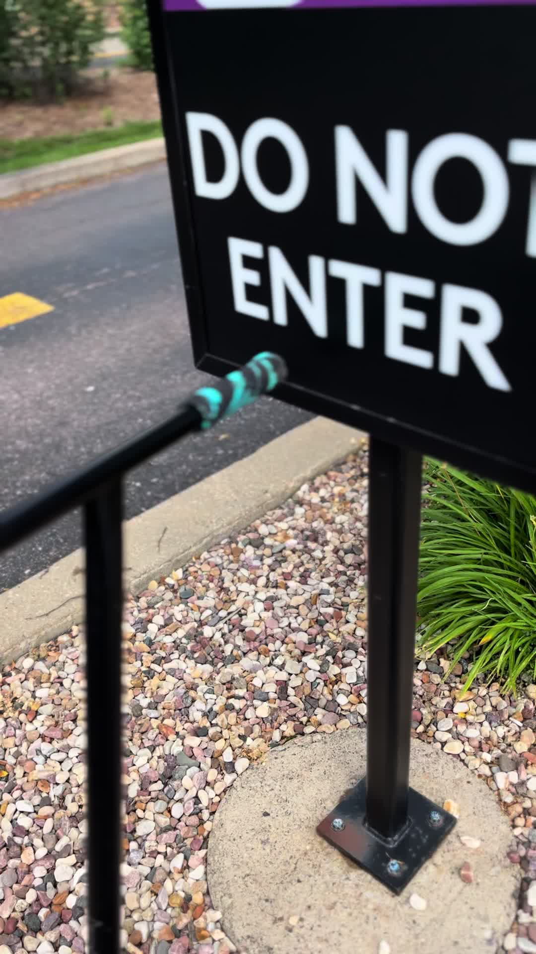 @𖣂