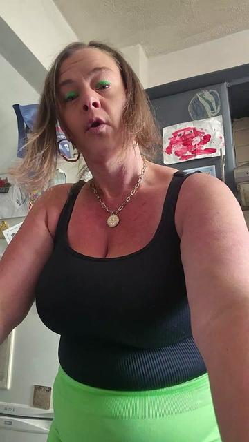@queencrazykatiebear