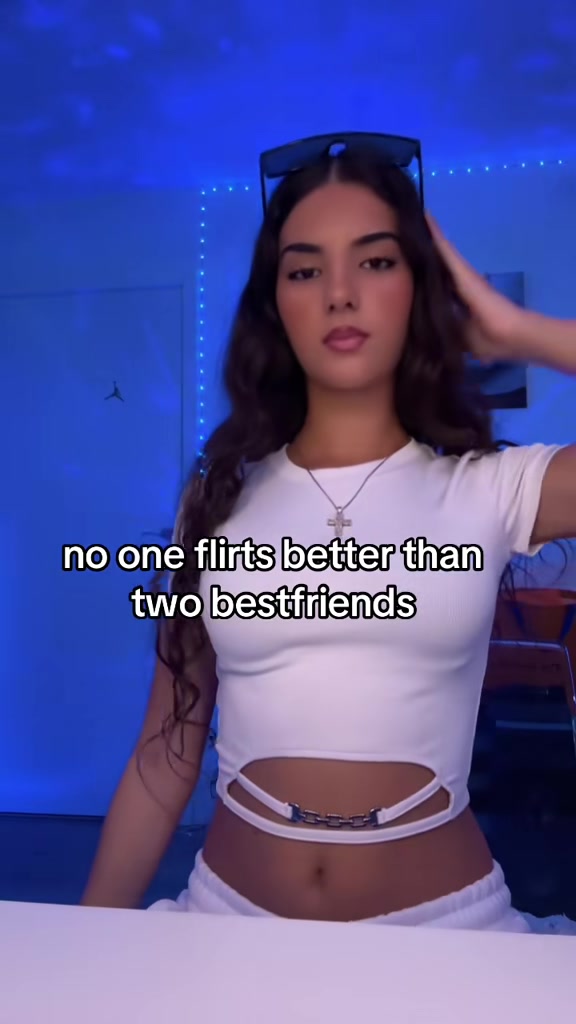 @👠