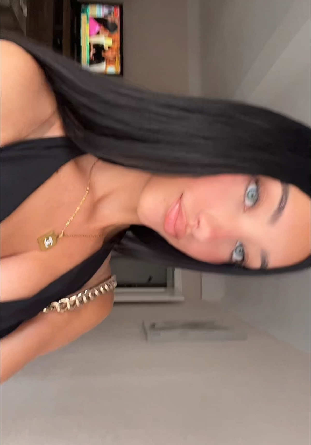 @🫢💋