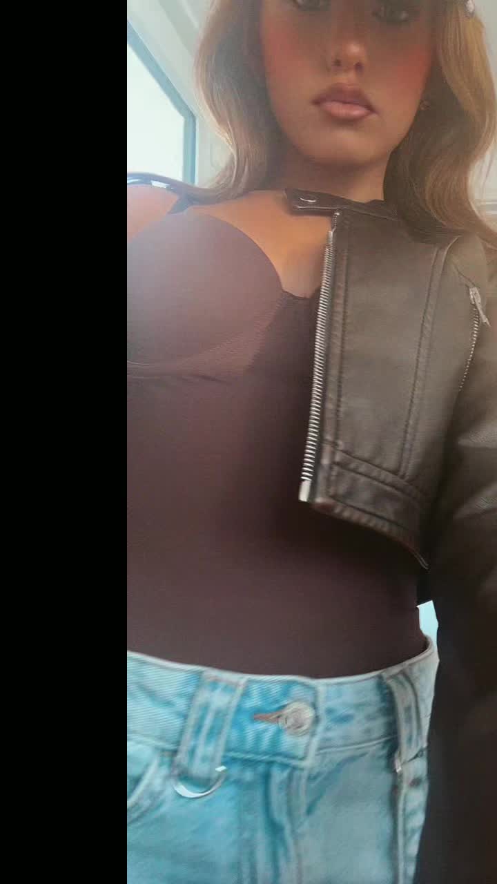 @Shannon_Murphy