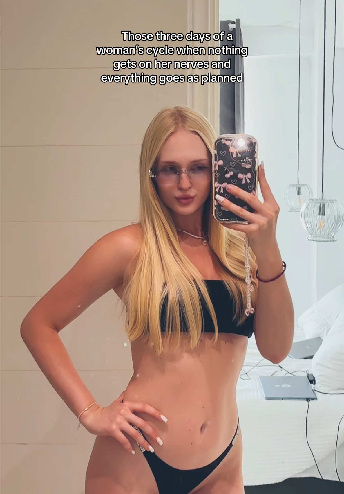 @babeblondee